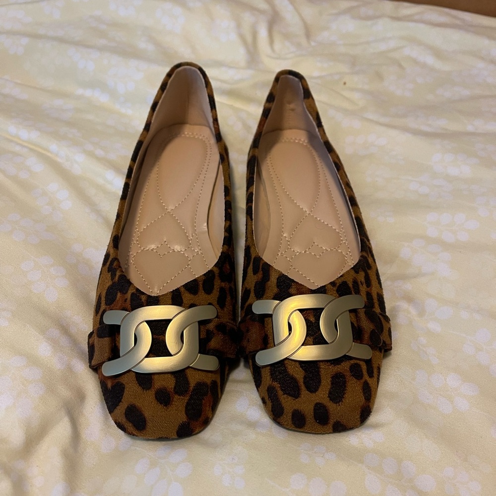 NWOT Leopard Print Women's Flats with Gold Accent